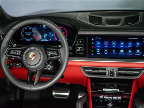 Certified 2026 Porsche Cayenne AWD/4WD image 16