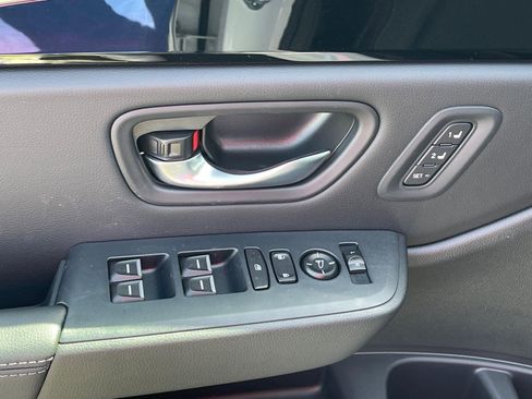 New 2025 Honda Pilot EX-L image 9