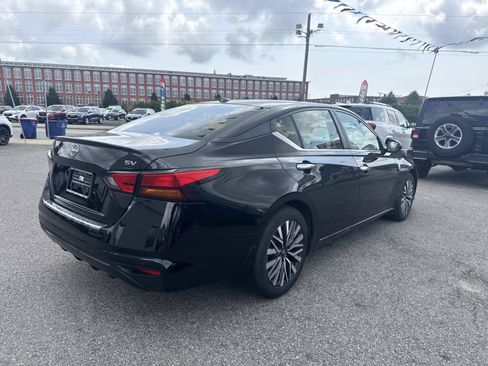 Used 2023 Nissan Altima 2.5 SV FWD image 8