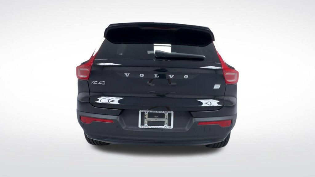 Used 2023 Volvo XC40 Recharge Plus AWD/4WD image 7