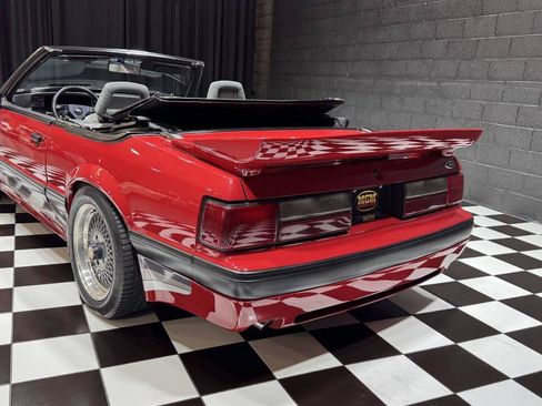 Used 1988 Ford Mustang LX RWD image 13