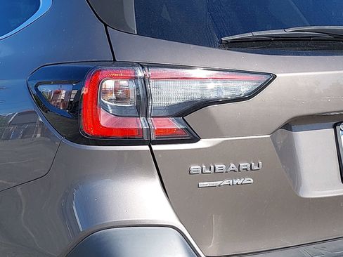 Used 2022 Subaru Outback Premium image 11