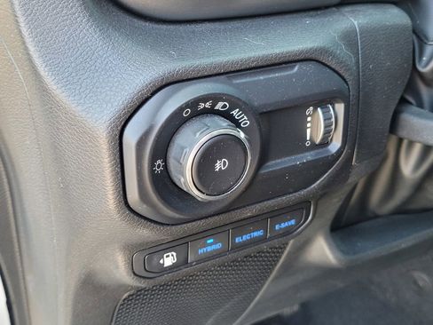 Used 2023 Jeep Wrangler Unlimited image 17