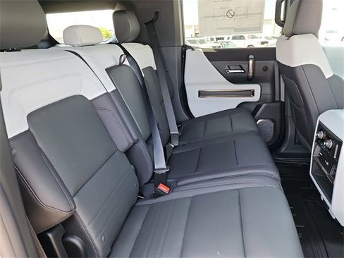 New 2025 GMC Hummer EV 2X image 18