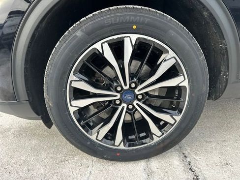 Used 2021 Ford Escape SE w/ SE Sport Appearance Package image 12