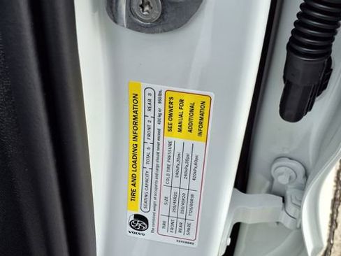 New 2026 Volvo XC60 B5 Plus w/ Protection Package Premier image 29