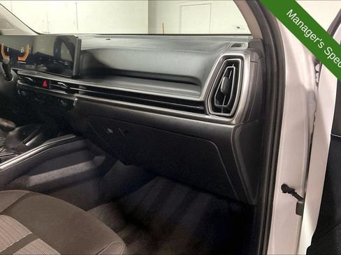 Used 2024 Kia Sorento LX FWD image 19