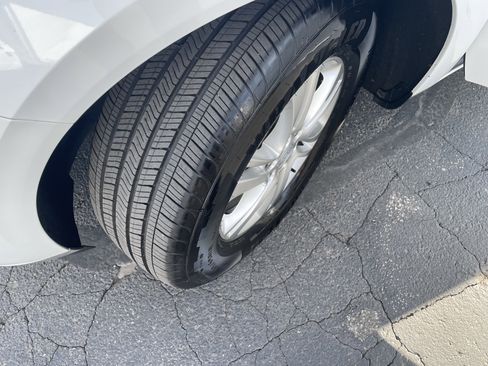 Used 2020 Buick Enclave Essence w/ LPO, Floor Liner Package AWD/4WD image 10
