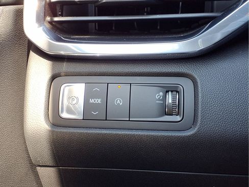 Used 2026 GMC Acadia Elevation w/ Elevation Premium Package FWD image 14