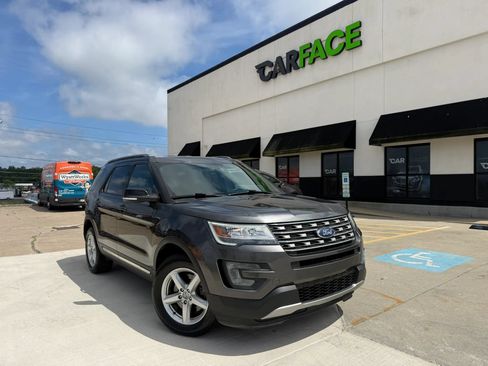 Used 2017 Ford Explorer XLT AWD/4WD image 1