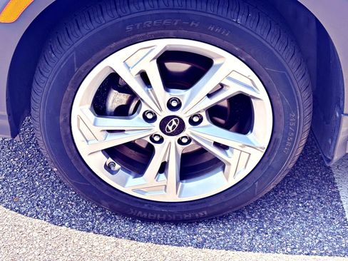 Used 2023 Hyundai Kona SEL w/ Cargo Package FWD image 4