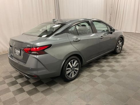 Used 2023 Nissan Versa SV image 3