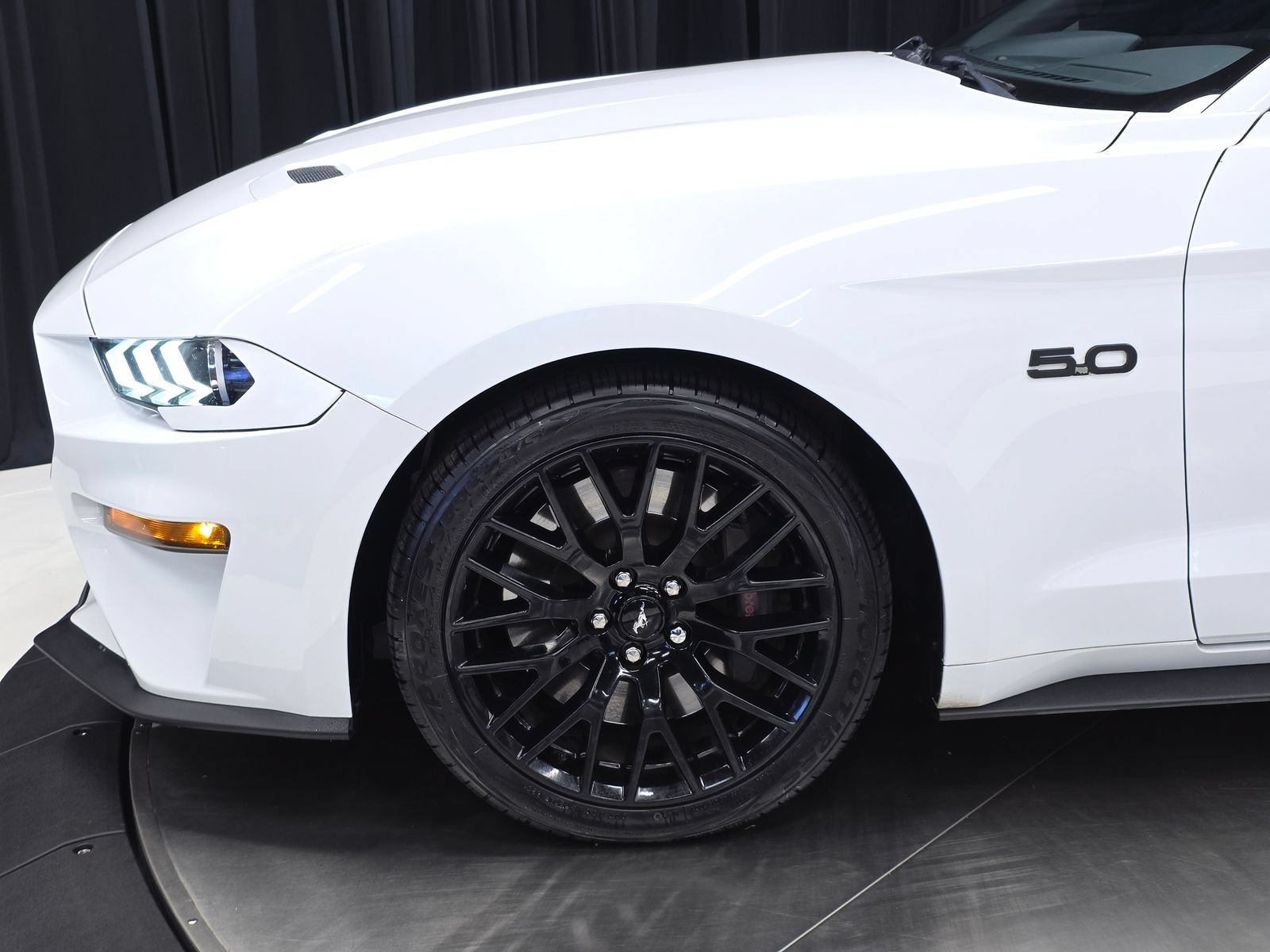 Used 2018 Ford Mustang GT Premium w/ GT Performance Package RWD image 32