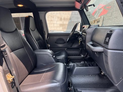 Used 2004 Jeep Wrangler 4WD w/ Dual Top Group image 26
