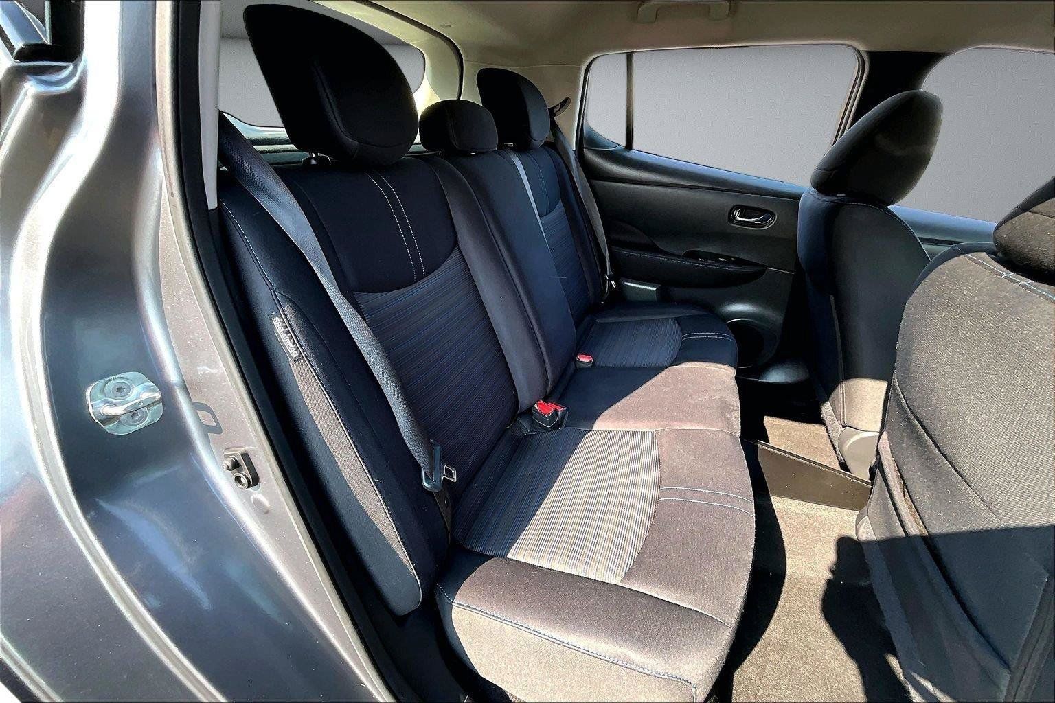 Used 2021 Nissan Leaf SV w/ SV Technology Package FWD image 24