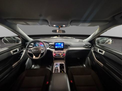 Used 2023 Ford Explorer XLT image 26