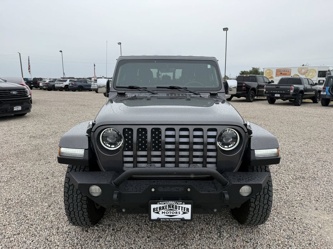 Used 2023 Jeep Gladiator Sport AWD/4WD image 3