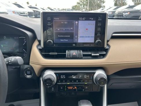 Used 2021 Toyota RAV4 Limited image 24