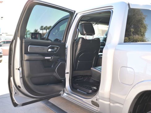 Used 2021 RAM 1500 Laramie w/ Sport Appearance Package AWD/4WD image 11