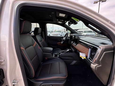 New 2026 GMC Canyon AT4 w/ Technology Plus Package AWD/4WD image 11