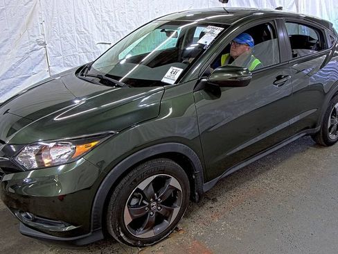 Used 2018 Honda HR-V EX image 2