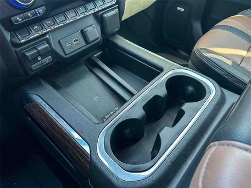 Used 2021 Chevrolet Silverado 1500 High Country image 33