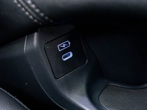 Certified 2025 Honda HR-V EX-L image 33