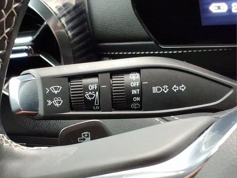 Used 2025 Chevrolet Blazer EV LT AWD/4WD image 25