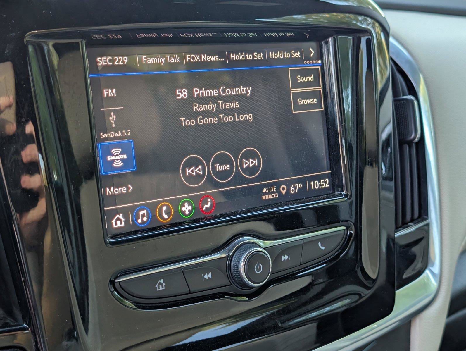 Used 2022 Chevrolet Traverse LS FWD image 21