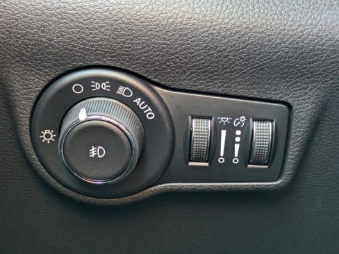 New 2026 Jeep Compass Latitude AWD/4WD image 32