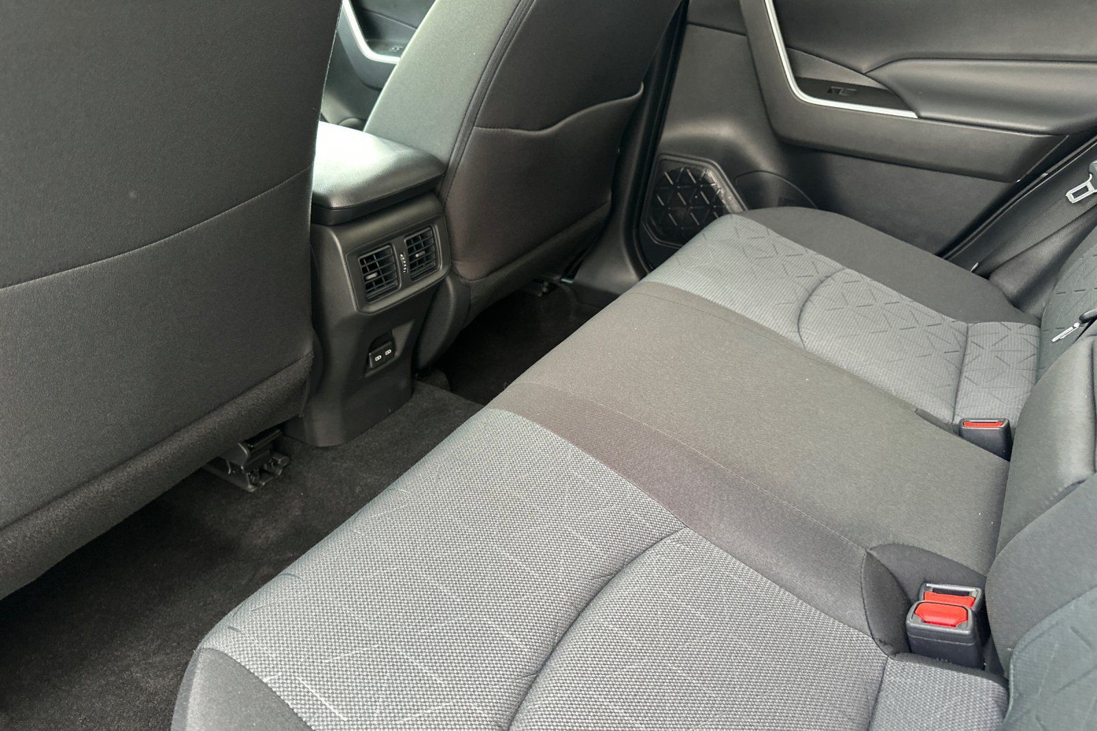 Certified 2025 Toyota RAV4 XLE w/ Convenience Package AWD/4WD image 12