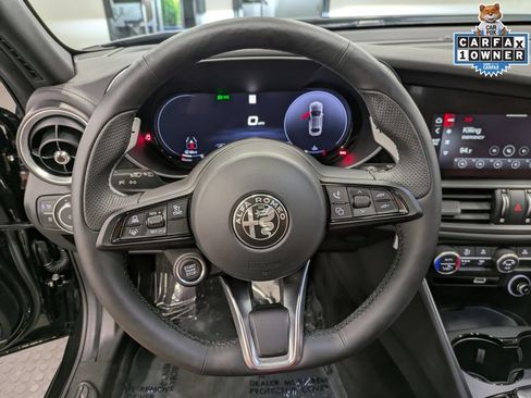Used 2026 Alfa Romeo Giulia AWD image 19