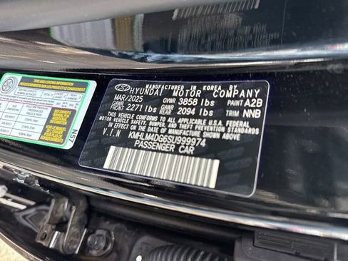 Certified 2025 Hyundai Elantra Sport image 29