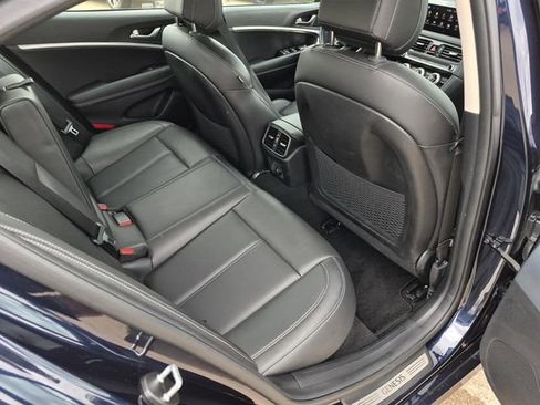 Used 2023 Genesis G70 2.0T RWD image 18