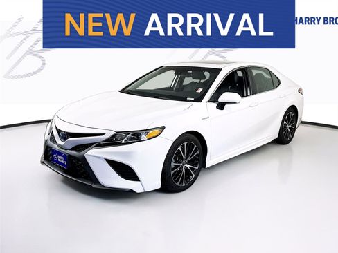 Used 2018 Toyota Camry SE w/ Audio Package image 1