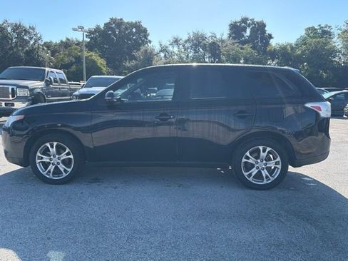 Used 2014 Mitsubishi Outlander SE FWD image 2