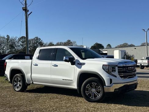 Used 2025 GMC Sierra 1500 SLT image 5