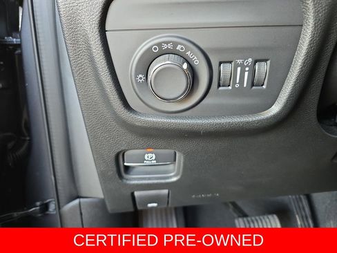 Used 2025 Jeep Grand Cherokee L Altitude AWD/4WD image 28