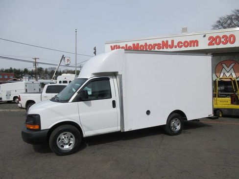 Used 2015 Chevrolet Express 3500 image 1