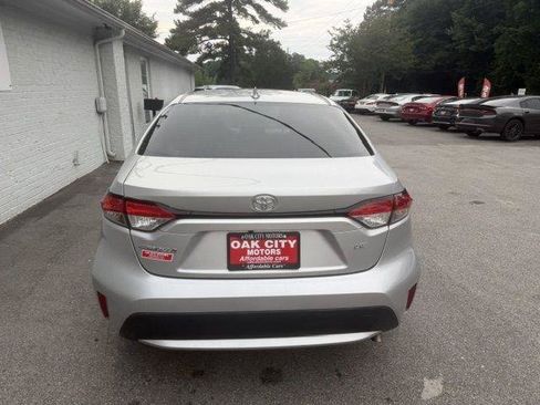 Used 2021 Toyota Corolla LE FWD image 6