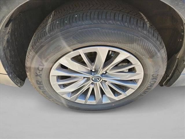 Used 2024 MAZDA CX-90 Plug-In Hybrid w/ Preferred AWD/4WD image 8