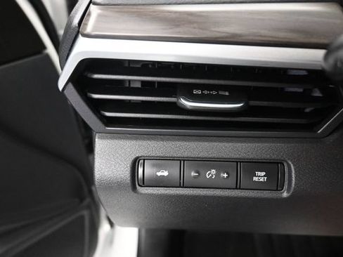 Used 2025 Nissan Altima 2.5 SV FWD image 21