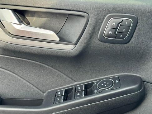 Used 2025 Ford Escape Platinum w/ Premium Technology Package image 23