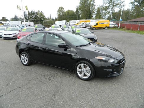Used 2016 Dodge Dart SXT image 2