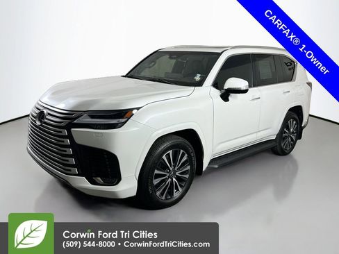 Used 2025 Lexus LX 600 4WD w/ Interior Upgrade Package image 5