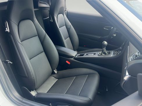 Certified 2025 Porsche 718 Boxster w/ Premium Package RWD image 19