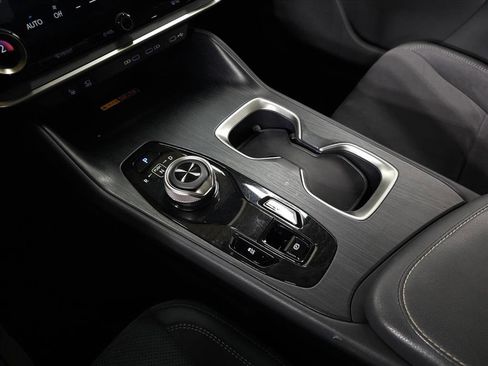 Used 2023 Lexus RZ 450e Premium image 32