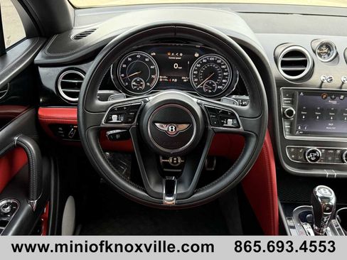 Used 2019 Bentley Bentayga image 16