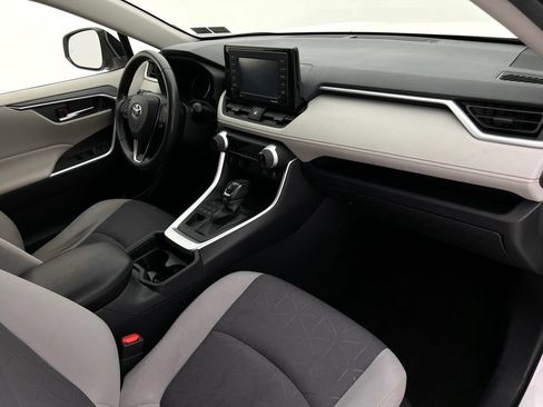 Used 2020 Toyota RAV4 XLE w/ XLE Grade Weather Package AWD/4WD image 13