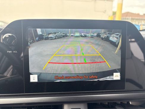 Used 2023 Lexus UX 250h FWD image 10